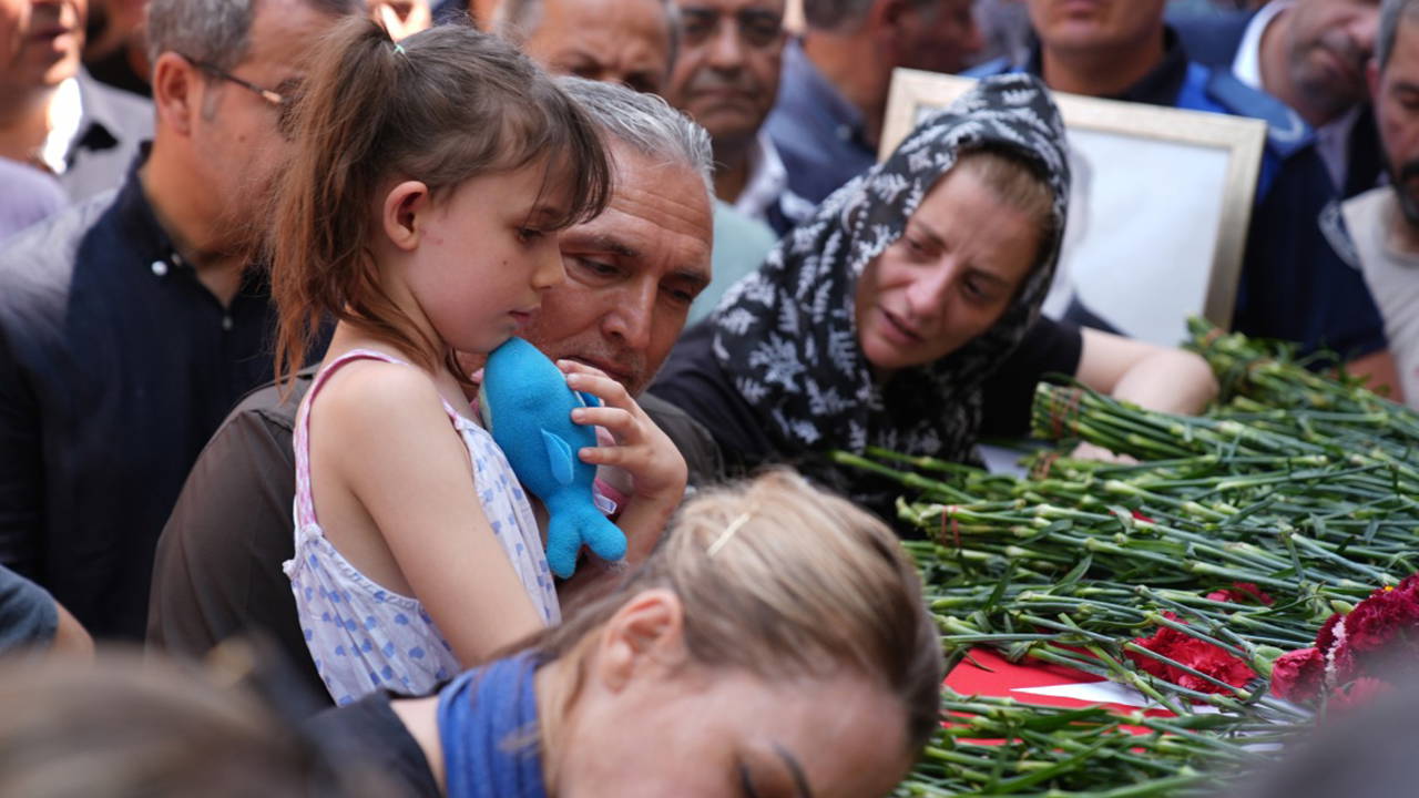 Ferdi Zeyrek'in ikiz kızlarının son isteği yürekleri yaktı