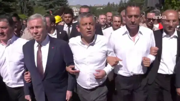 Özgür Özel'den Kemal Kılıçdaroğlu'nun sözlerine yanıt: 'Kemal Bey bu sözleri hazır bir metinden kullanıyor'