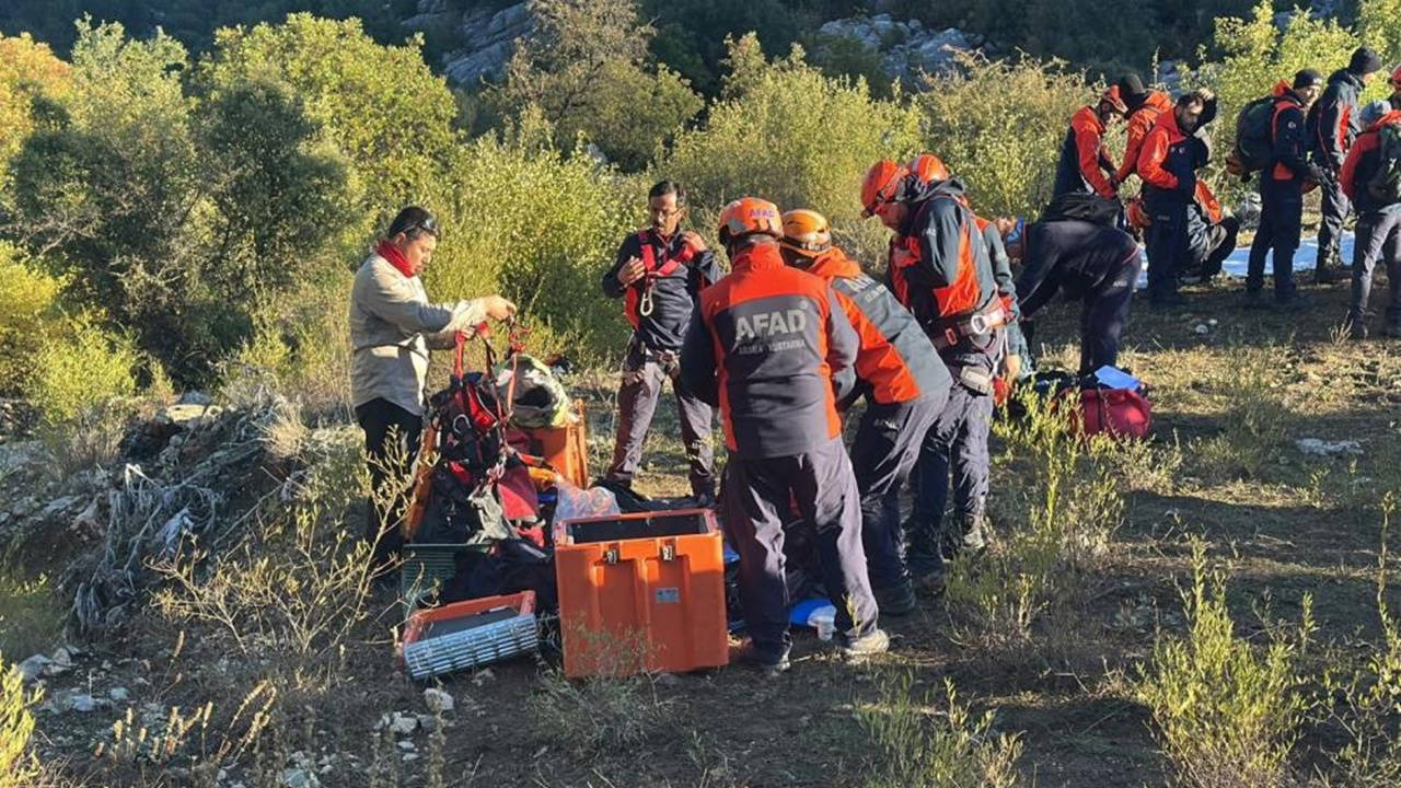 Yazılı Kanyon'da mahsur kalan İHH gönüllülerinden 3'ü kurtarıldı, 1 can kaybı