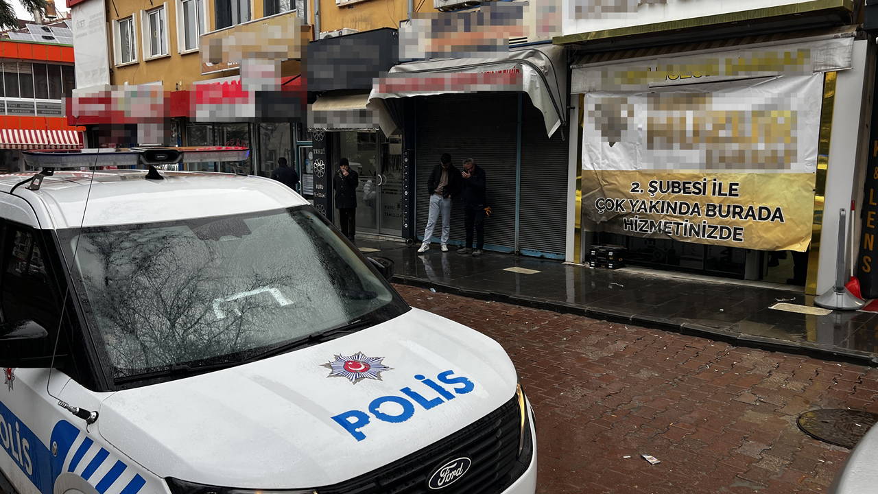 Kuyumcu dükkanına forkliftle girdi: Ziynet eşyası çaldı!