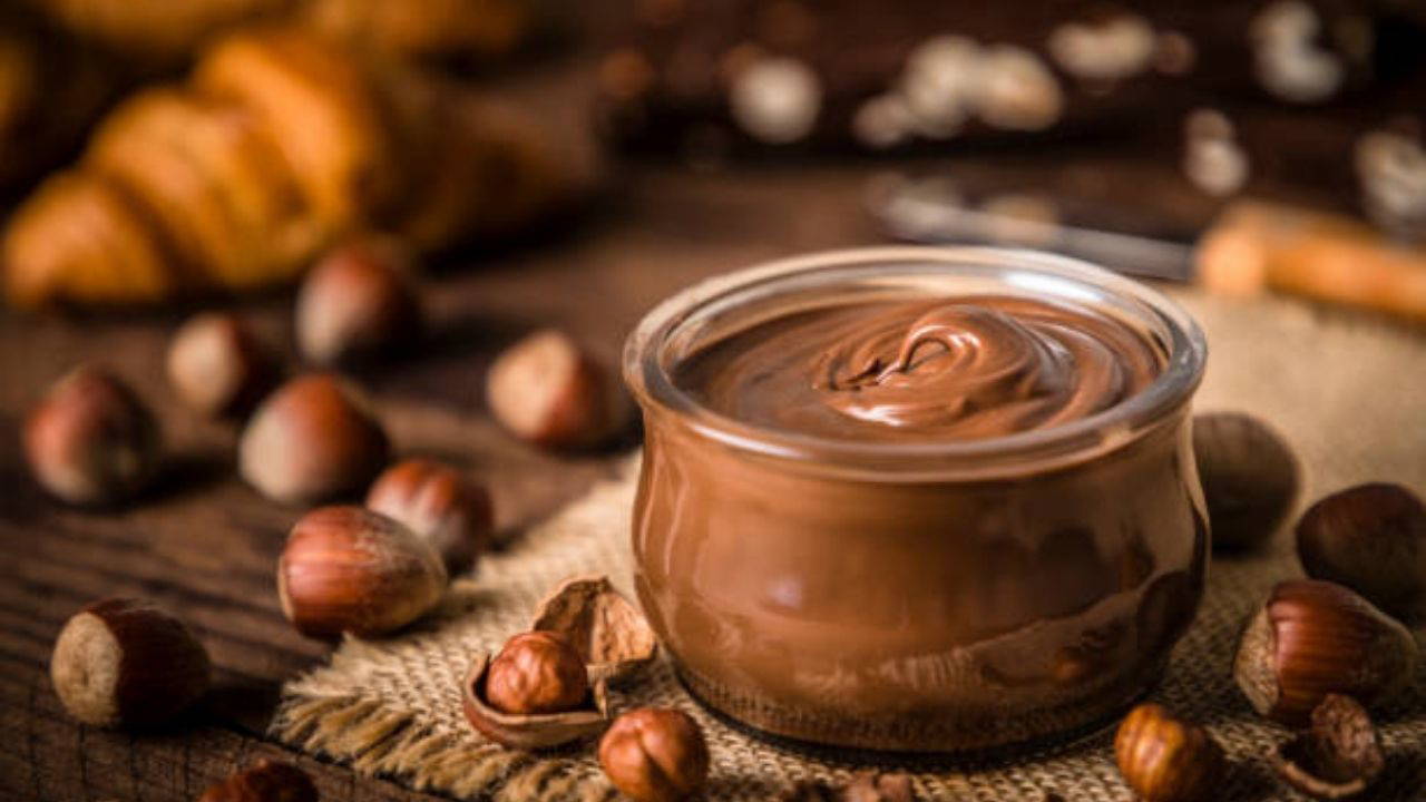 Kahvaltı sofralarına enerji katan enfes lezzet: Fındık kreması tarifi