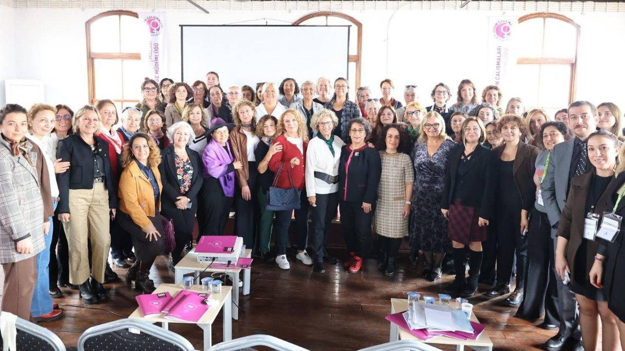 İzmir, kadınların katılımıyla güçleniyor