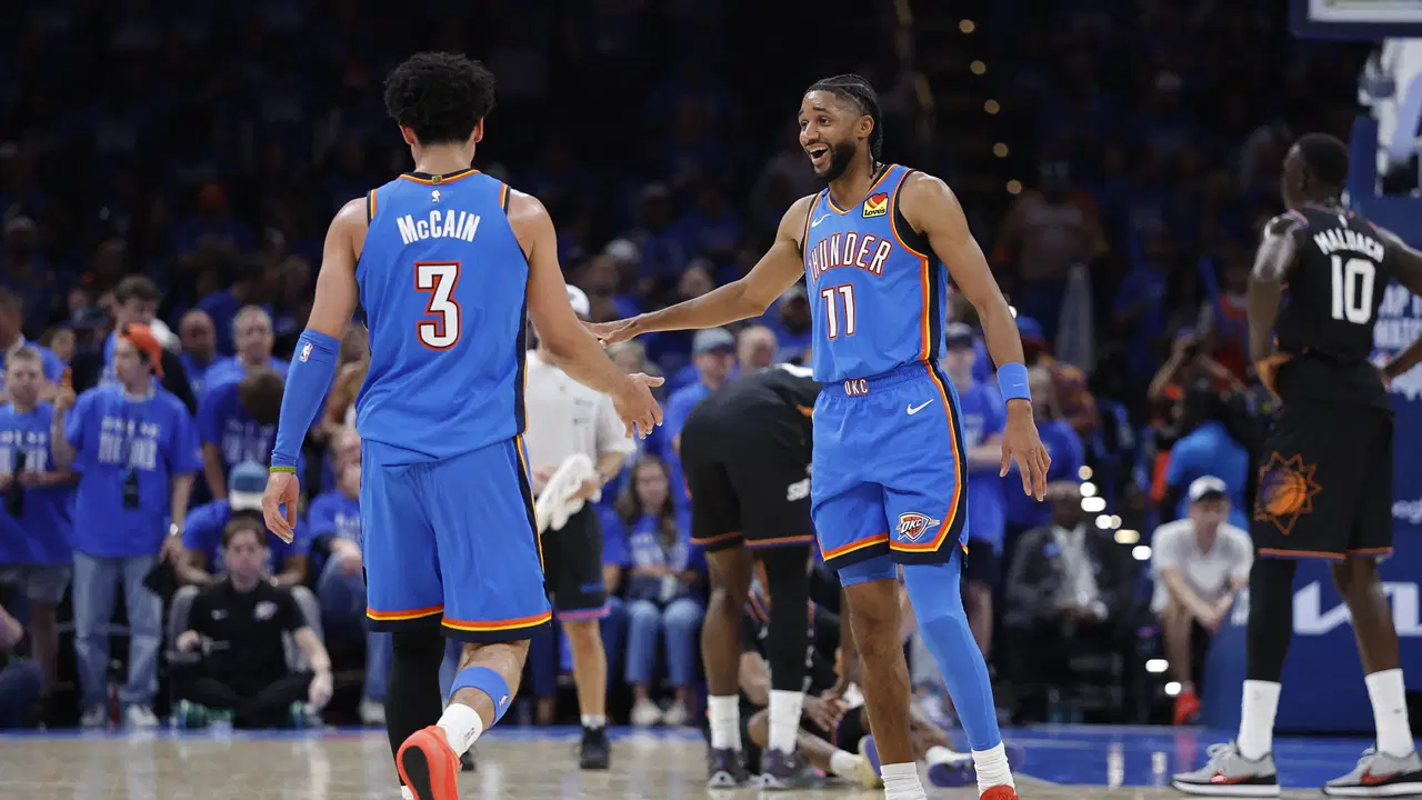 Thunder, Suns'ı farklı mağlup etti: Seride 1-0 öne geçti