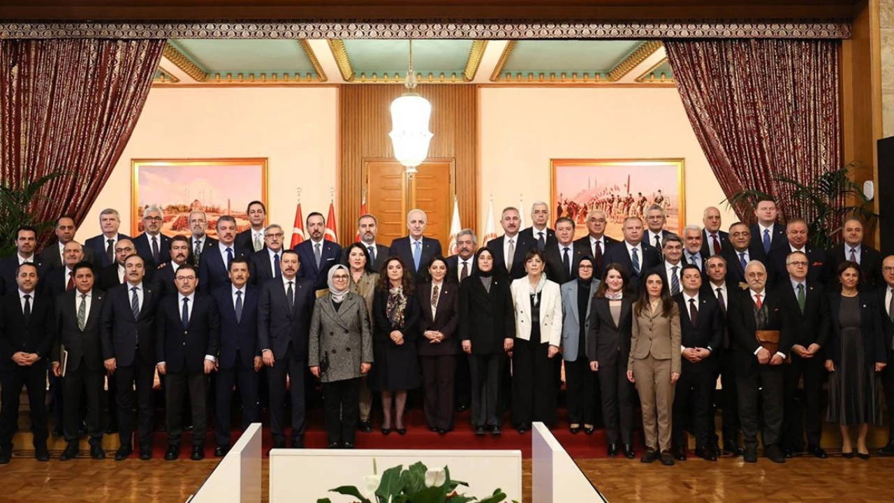 Komisyonun ortak raporu açıklandı: AİHM kararları, kayyım uygulaması ve gösteri yürüyüşleri hakkı ile ilgili dikkat çeken öneriler