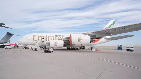 Dubai-New York seferi yapan uçak  İstanbul Havalimanı'na iniş yaptı