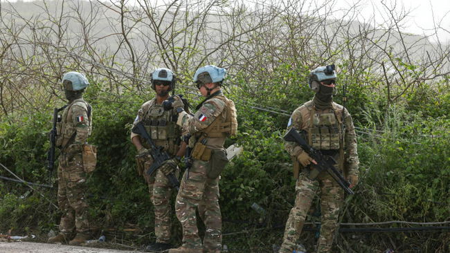 1 Fransız askeri öldü, Macron devreye girdi