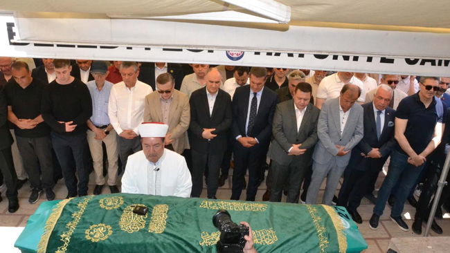 Özgür Özel'in amcası son yolculuğuna uğurlandı