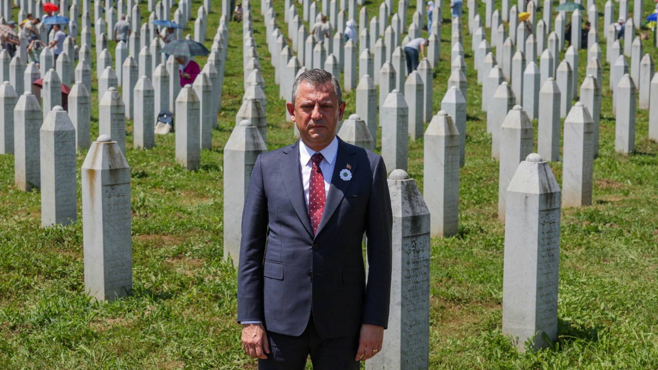 Srebrenitsa Katliamı’nın 30. yılı... Özgür Özel: 'Unutmayacağız çünkü unutulan soykırım tekrarlanır'