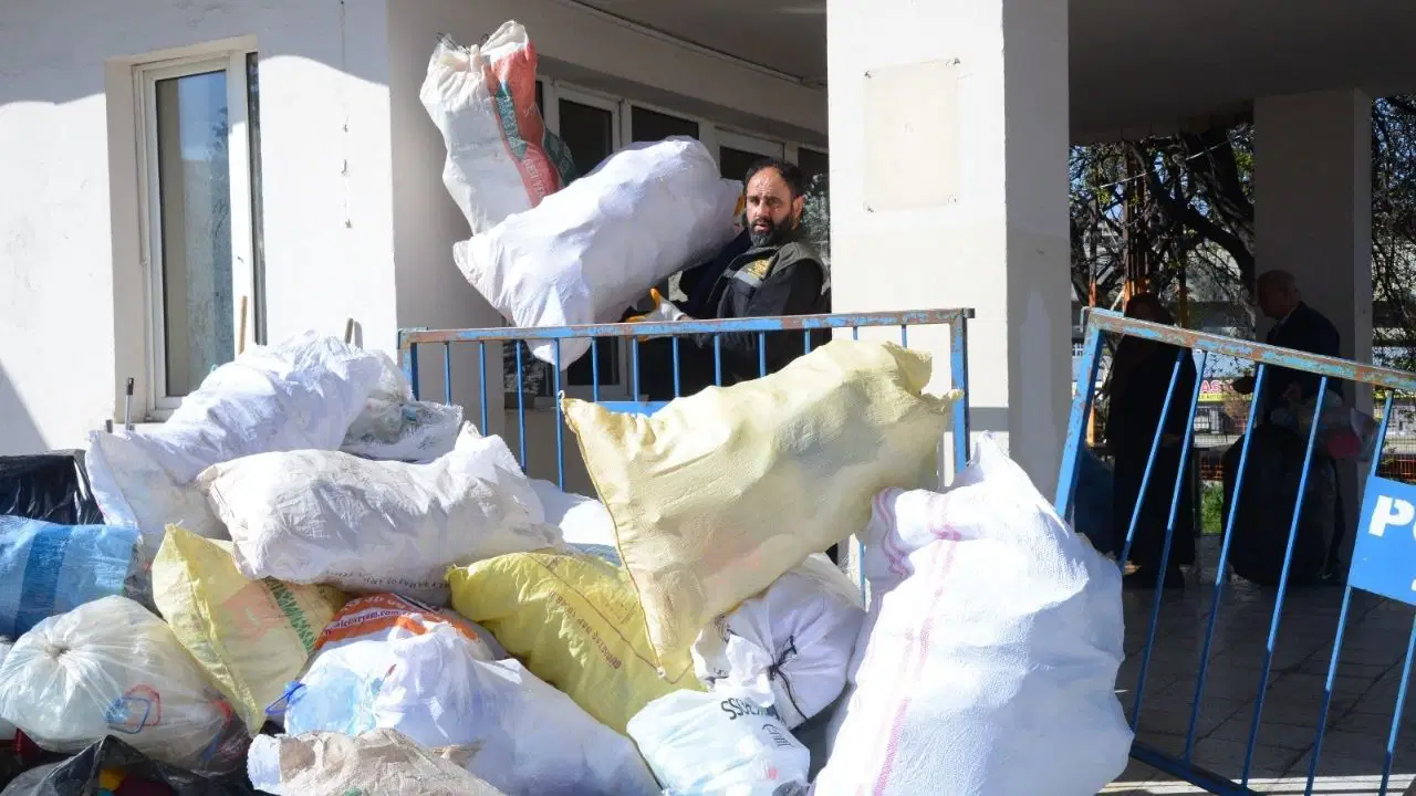 Kırşehir’de geri dönüşüm hareketi: 50 malzemeye 3 fide