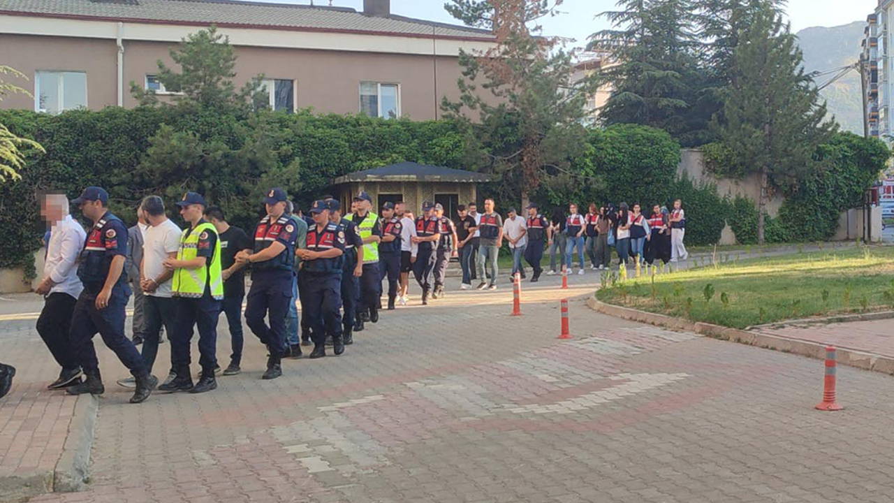 10 ilde telefon dolandırıcılığı operasyonu: 8 kişi tutuklandı