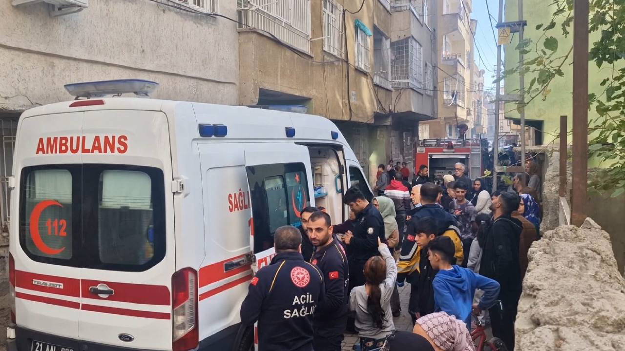 Diyarbakır'da apartman yangını: Çok sayıda kişi dumandan etkilendi!