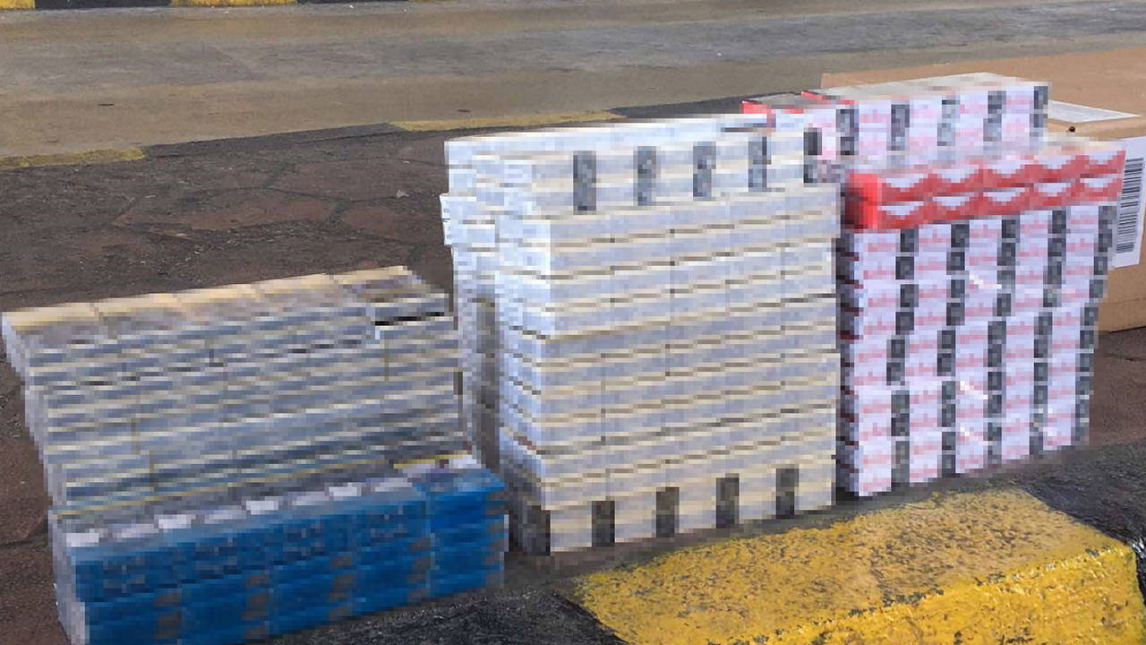 Otobüste tavan klimasına gizlenen 45 bin 200 paket sigara gümrüğe takıldı