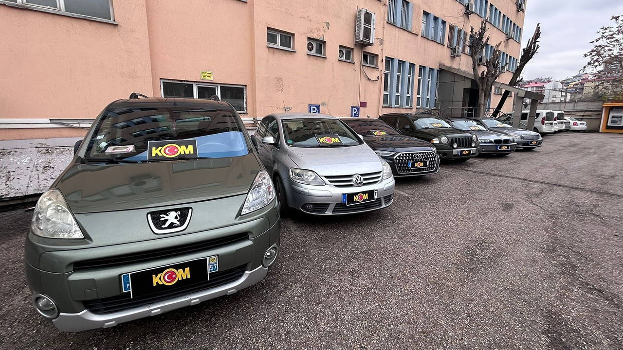 Yer: Tunceli... Gümrük kurallarını ihlal eden 7 araca el konuldu