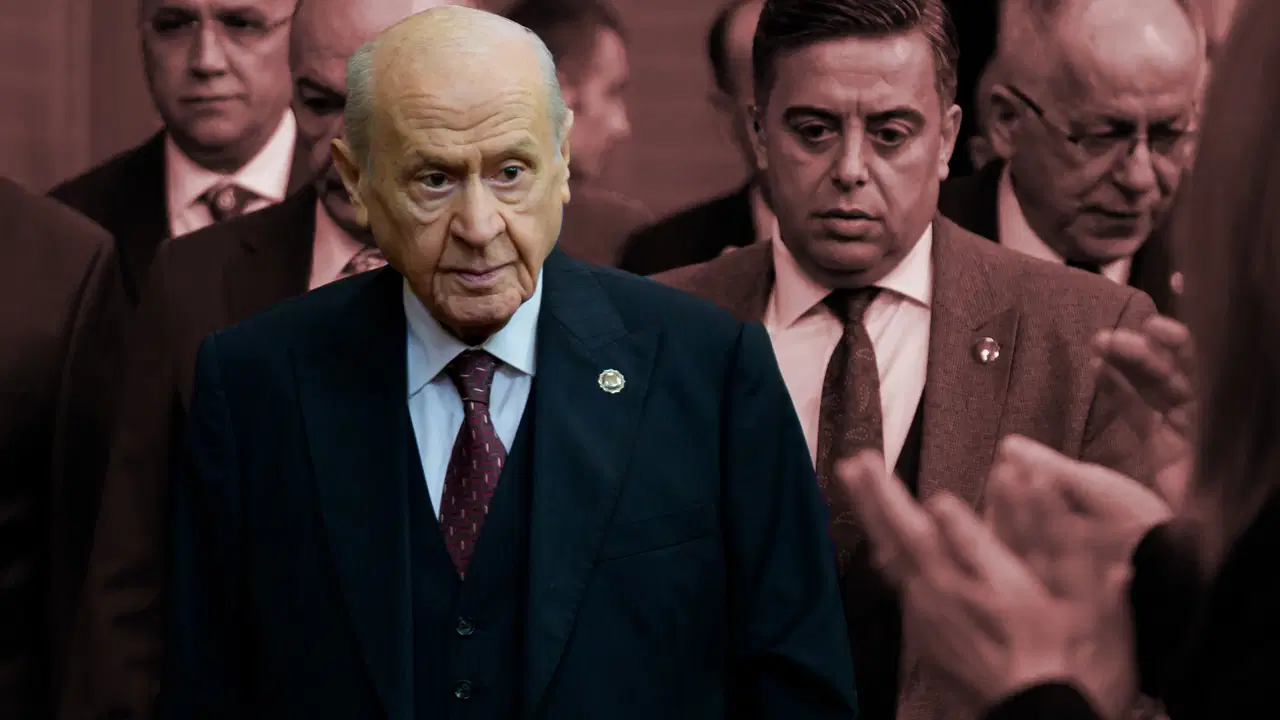 Bahçeli'nin yüzük ve rozet tercihi dikkat çekti