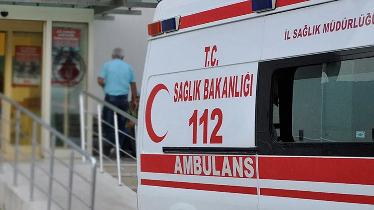Adana'da iki motosikletin çarpıştığı kazada 1'i ağır 2 kişi yaralandı