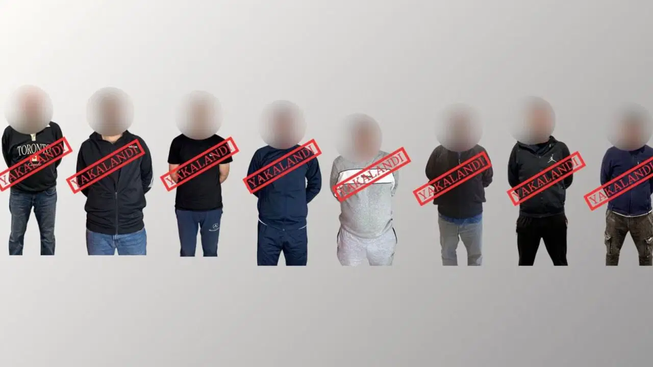 Kırmızı bültenle ve ulusal seviyede aranan 8 suçlu Türkiye'ye getirildi