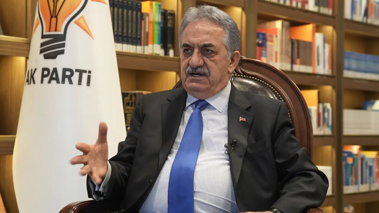 AKP'de yeni anayasa için ilginç formül: 'Bir beyanname şeklinde olabilir...'