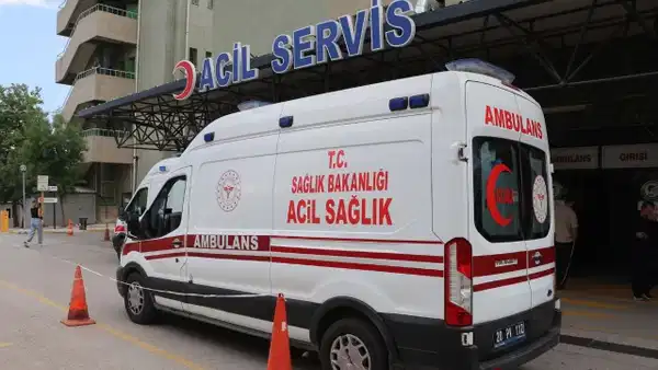 Pamukkale'de gece yarısı tartışma kanlı bitti: 15 yaşındaki çocuk, yolda tartıştığı kişiyi bıçakla öldürdü