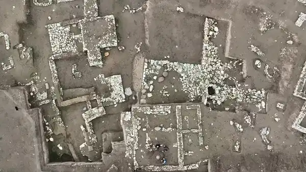 Oluz Höyük’te tarihi keşif: Fenikelilerin izleri gün yüzüne çıktı!