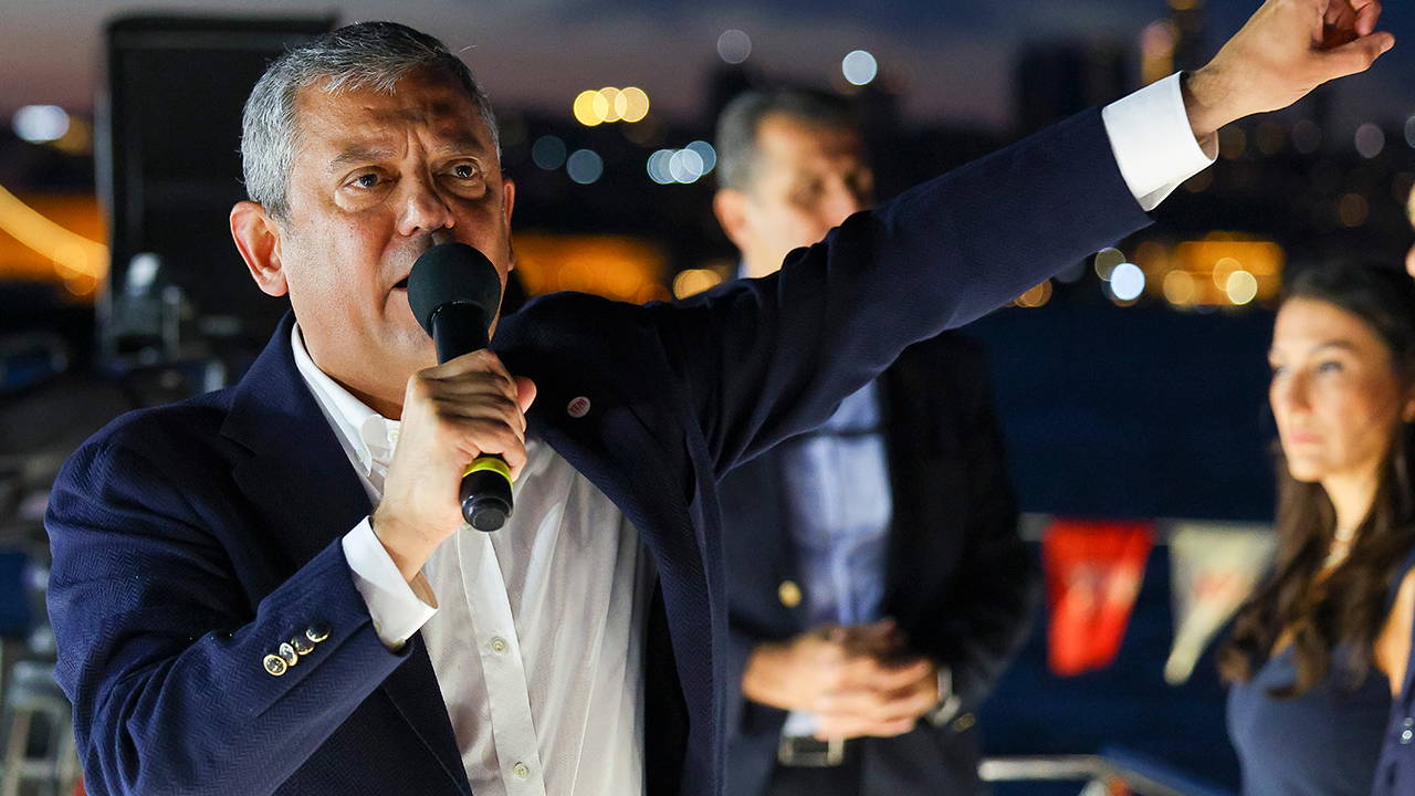 YENİ Parti'den Üsküdar'da 'Karar Milletindir' mitingi! Özgür Özel, yapılanları bir bir anlattı: 'Aslında daha fazlasını hedeflemişlerdi...'