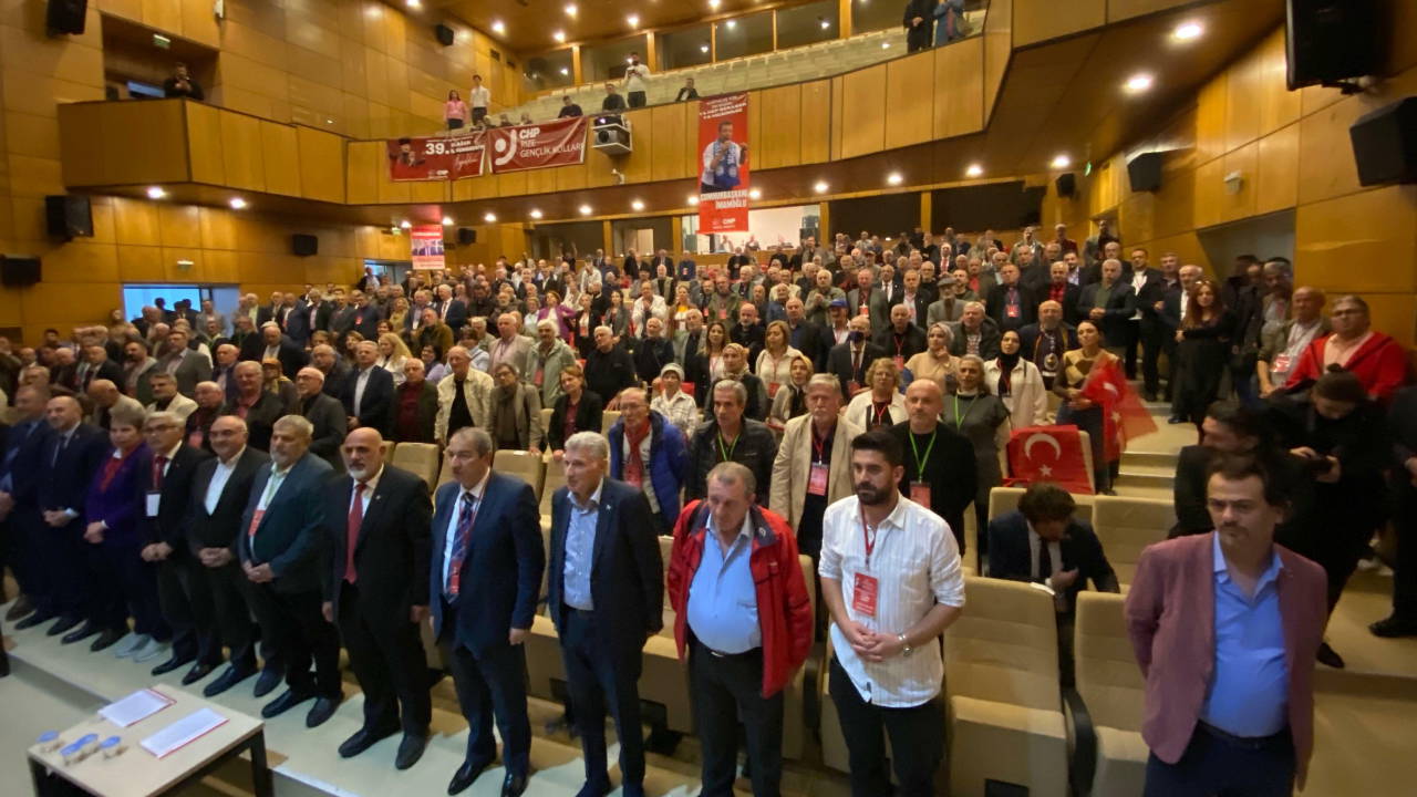 CHP Rize 39. Olağan İl Kongresi'nde mevcut başkan Saltuk Deniz yeniden seçildi