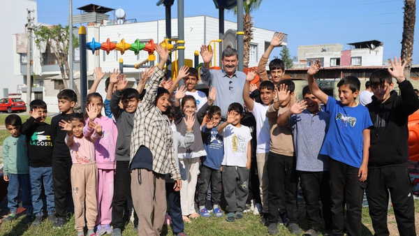 Toroslar’da parklar baştan sona yenileniyor