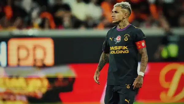 Galatasaray'da yaprak dökümü: 3 ayrılık kapıda