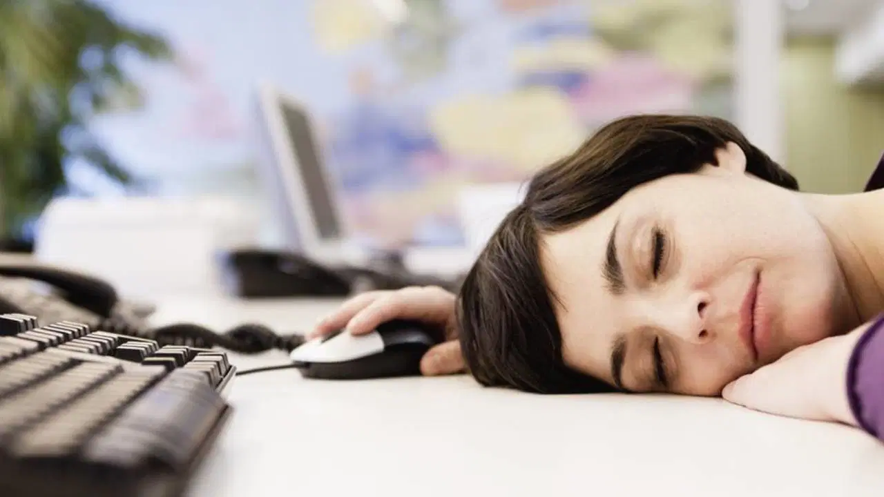 Düzensiz uyku, şeker hastalığı ve enfeksiyon gibi durumlara yatkınlığı artırıyor: Hafta sonu yetmiyor