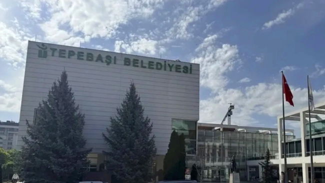 Tepebaşı Belediyesi'ne operasyon: 25 kişi adliyede