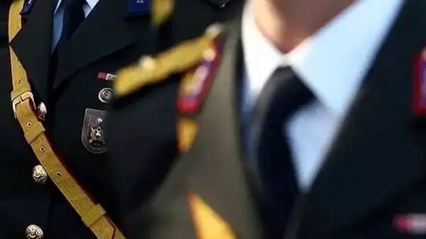 İhraç teğmenden ’10 Kasım’ tepkisi: ‘Atatürk fotoğrafını yakalarına takacaklar mı?’