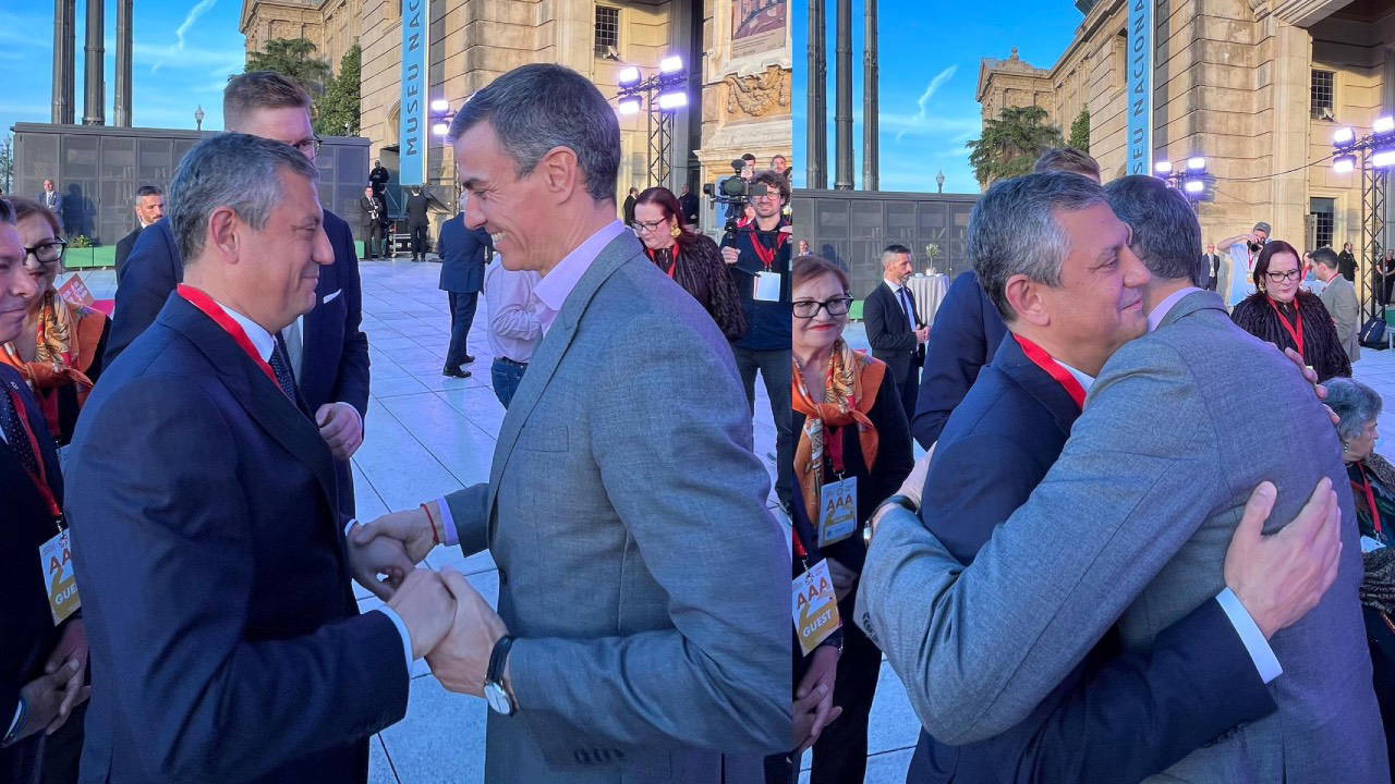 Barselona’da kritik temaslar: Özel, Sanchez ile bir araya geldi