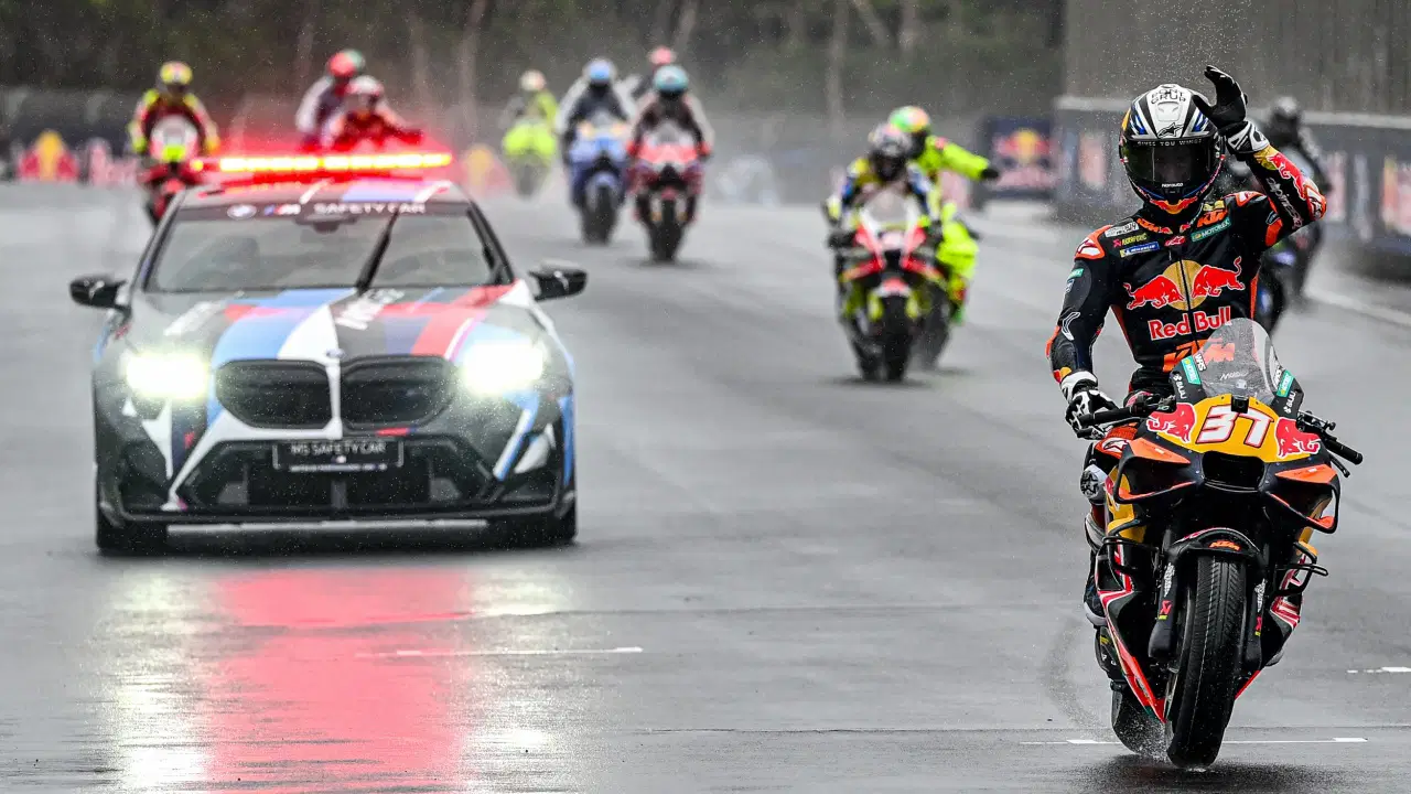 Deniz Öncü'nün yarıştığı Moto2'ye yağmur engeli!