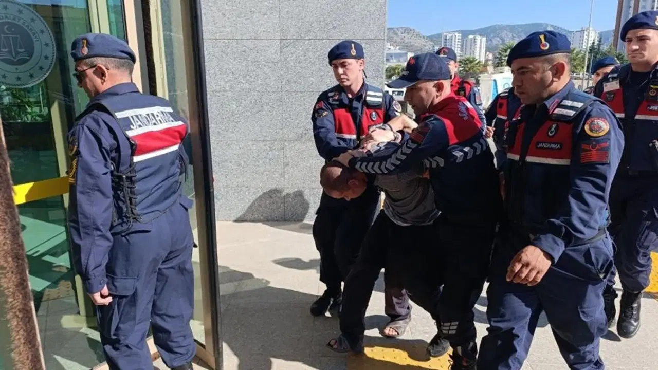22 yaşındaki kadını ailesinin yanında katleden erkek tutuklandı