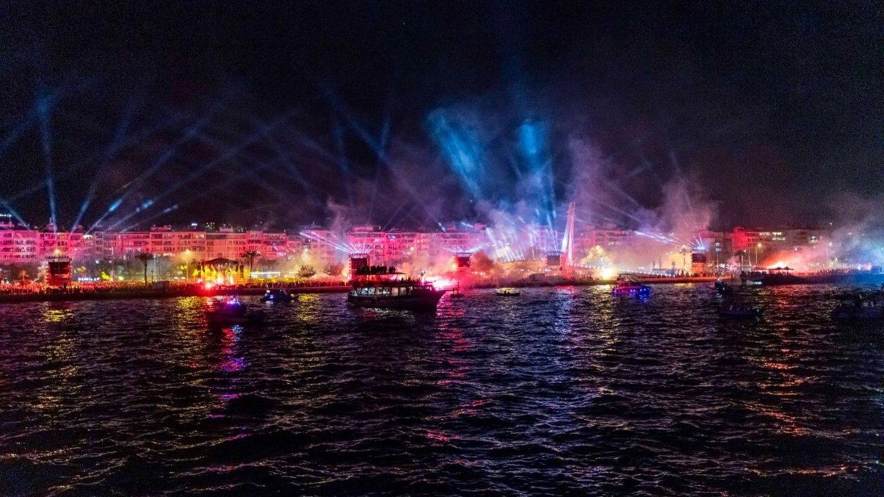 Göztepe 100 yaşında: İzmir sarı-kırmızıya boyandı