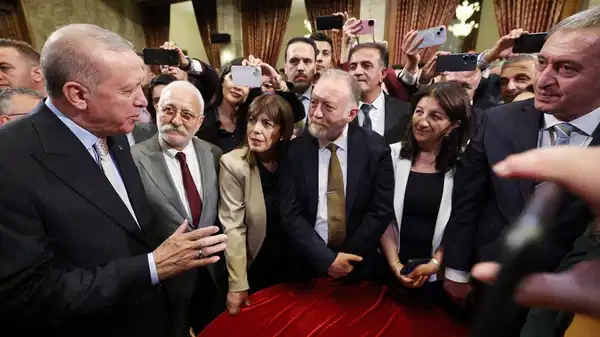 DEM Parti Eş Genel Başkanı Bakırhan'dan 'fotoğraf' eleştirilerine yanıt: 'Bunu yapanlar iyi niyetli değil...'
