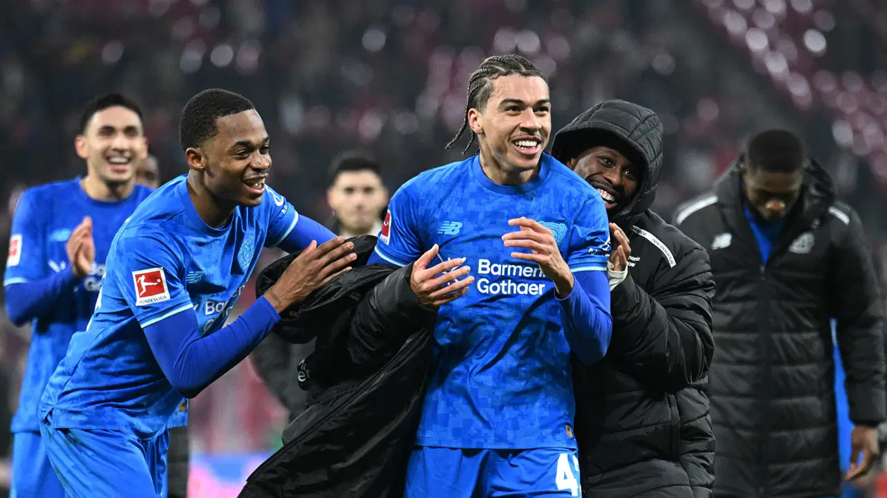 Bayer Leverkusen'den deplasmanda kritik 3 puan!