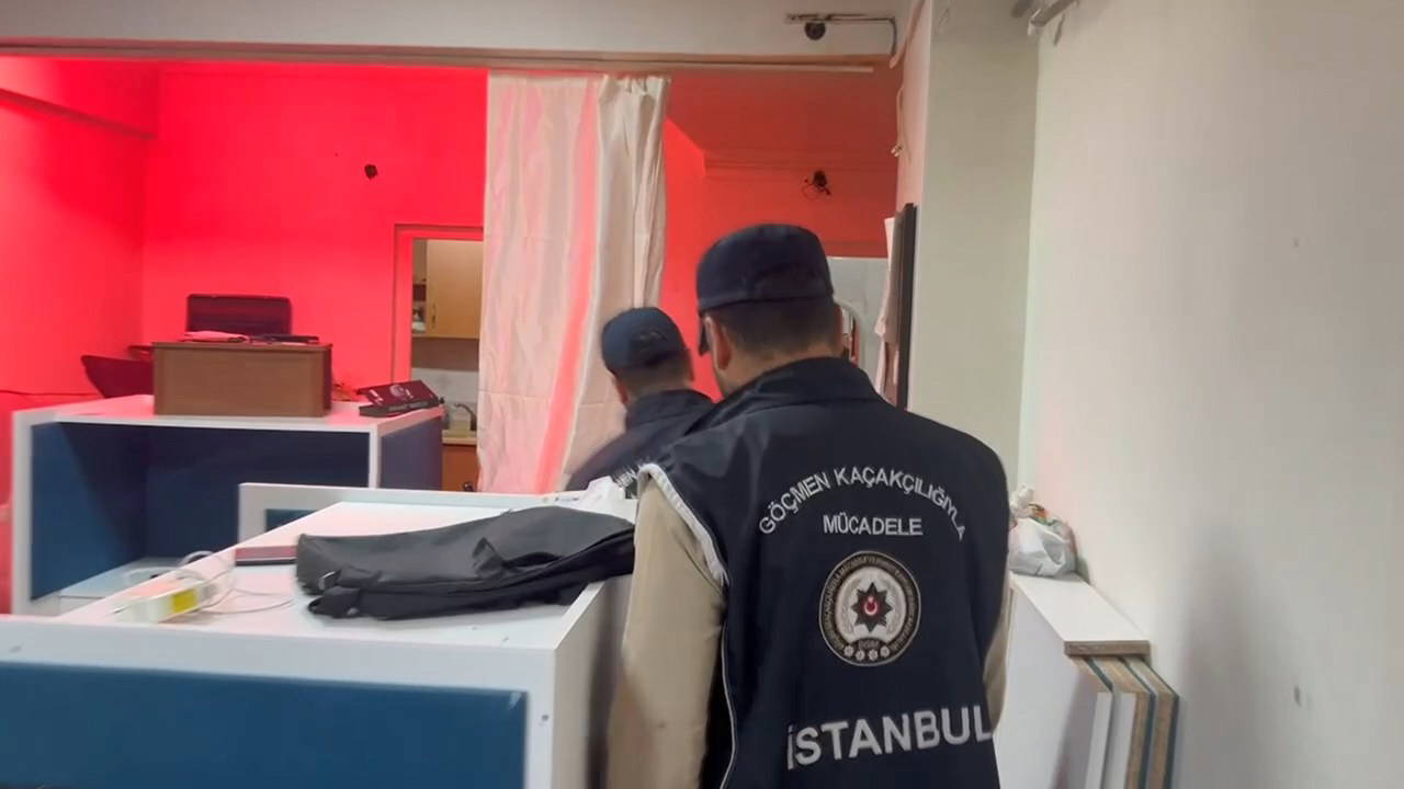 İstanbul’da kaçak göçmenlere sahte evrak düzenleyenlere operasyon: 6 kişi gözaltına alındı