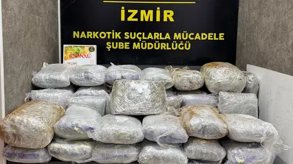 Çeşme'de ekiplerden 'uyuşturucu' operasyonu: 65 kilo skunk ele geçirildi