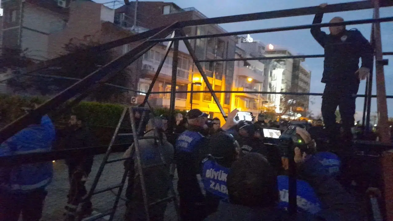 Kuşadası’nda 'çadır' kavgası