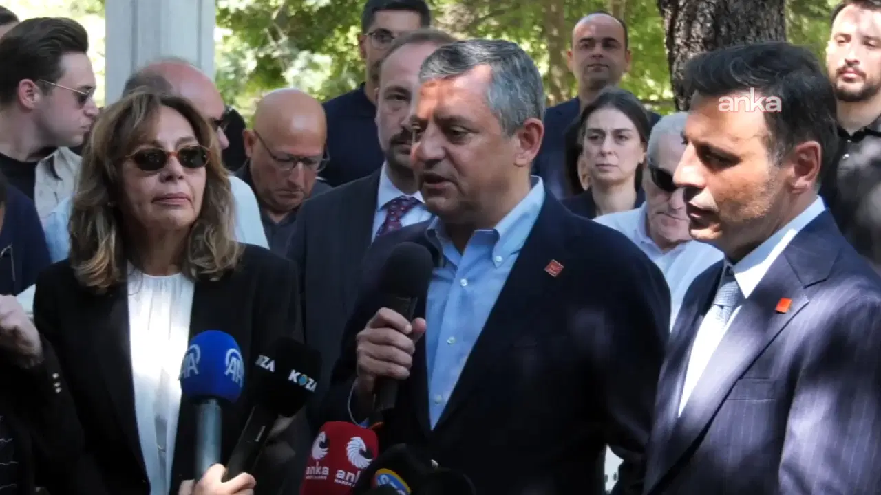 Altan Öymen, ölümünün birinci yılında anıldı... Özgür Özel: 'Bugünleri görse üzülürdü'