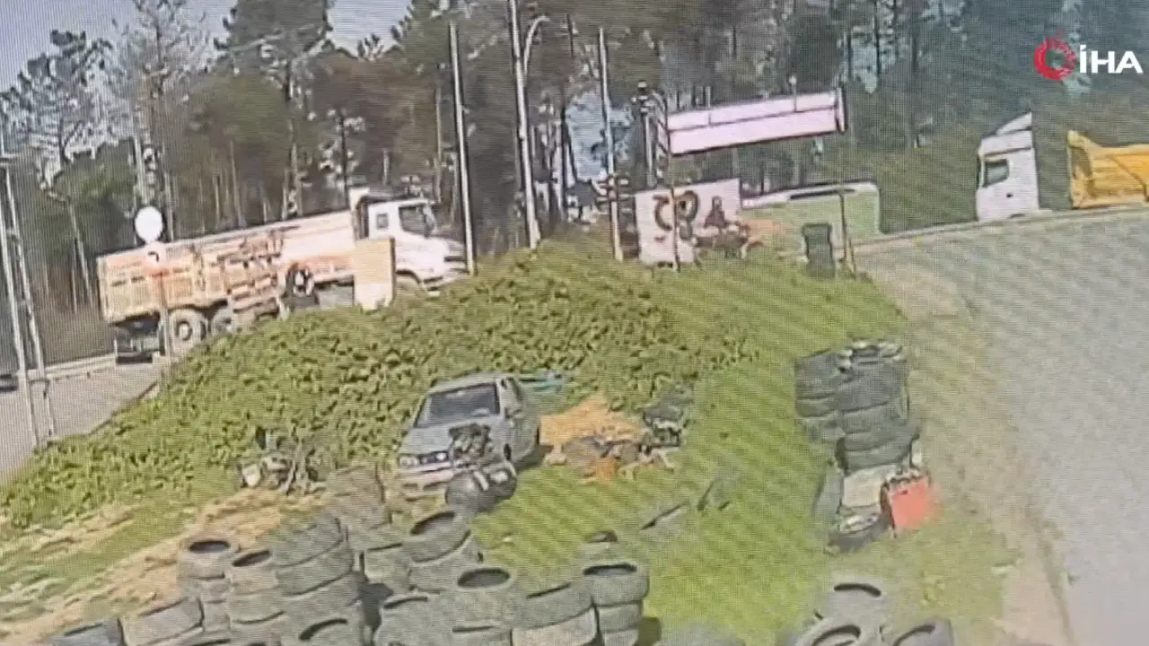 Arnavutköy'de hafriyat kamyonunun çarptığı kadın hayatını kaybetti