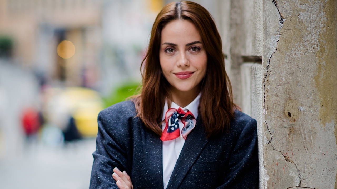 Deniz Barut, Cumhuriyet Pazar'da: 'Gerçekçilik iyidir, kendine getirir'