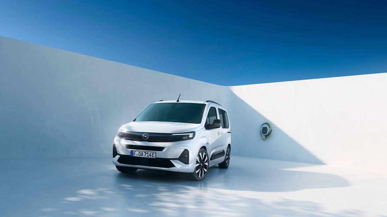 Opel modellerinde panoramik cam tavan seçeneği genişliyor