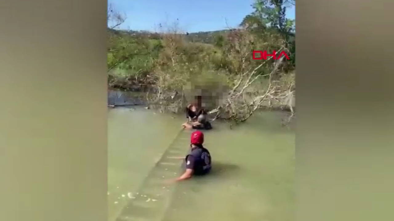 Derede mahsur kalan çocuk kurtarıldı