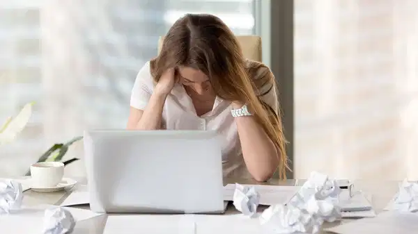 Bu belirtiler varsa dikkat! Uzmanlar uyarıyor: Tatil sonrası sendrom tükenmişliği artırıyor
