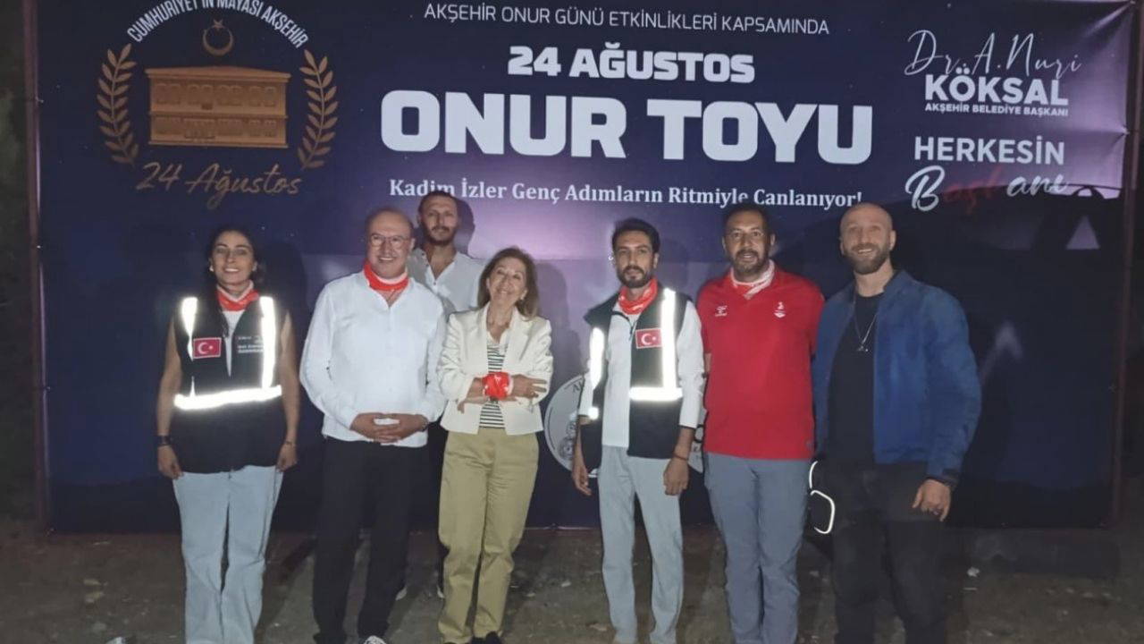 Onur Toyu’nun Ateşi Yandı: Akşehir’de Milli Mücadele Ruhu Yeniden Canlandı!