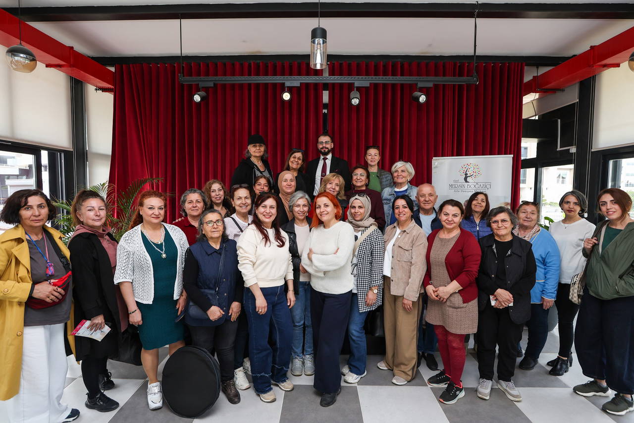 Mezitli Belediyesi kurs ve atölye çalışmalarını sürdürüyor