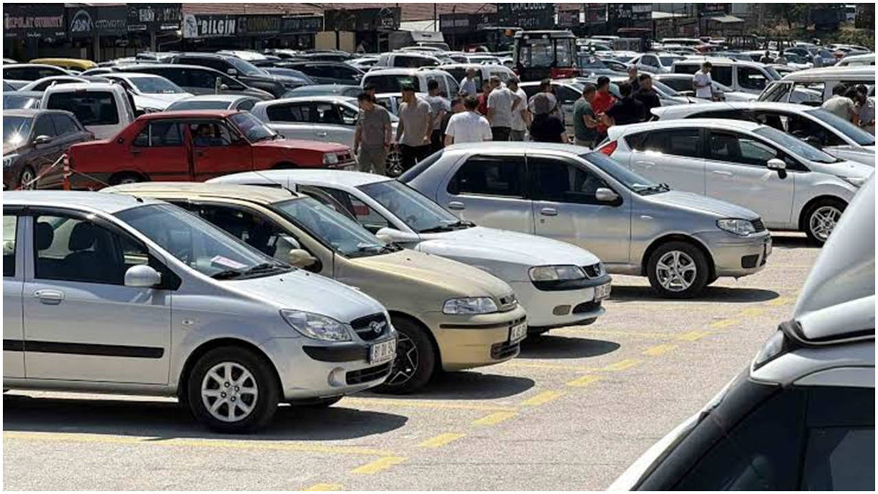 Oto pazarında araç çok, satış yok: 'Fiyatlar 150 bin TL'den başlıyor'