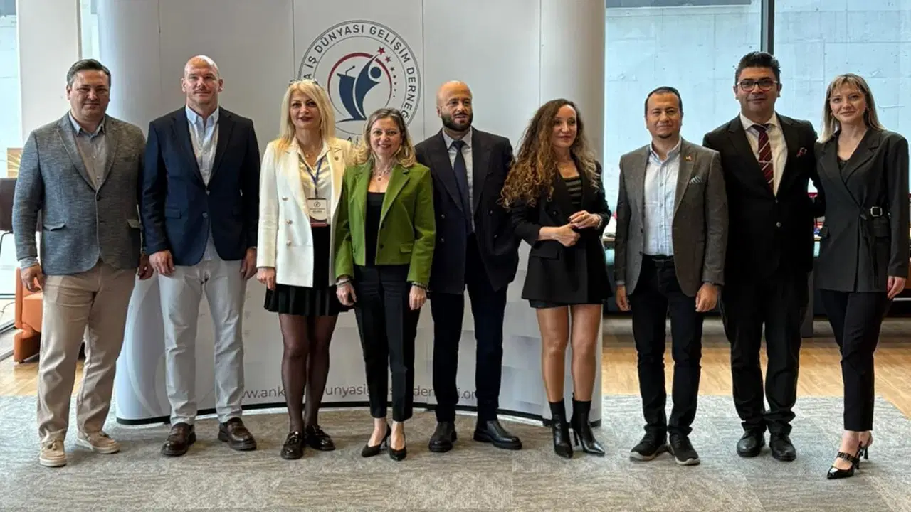 'Kariyer Gelişimi ve Liderlik Zirvesi' Ankara’da yapıldı
