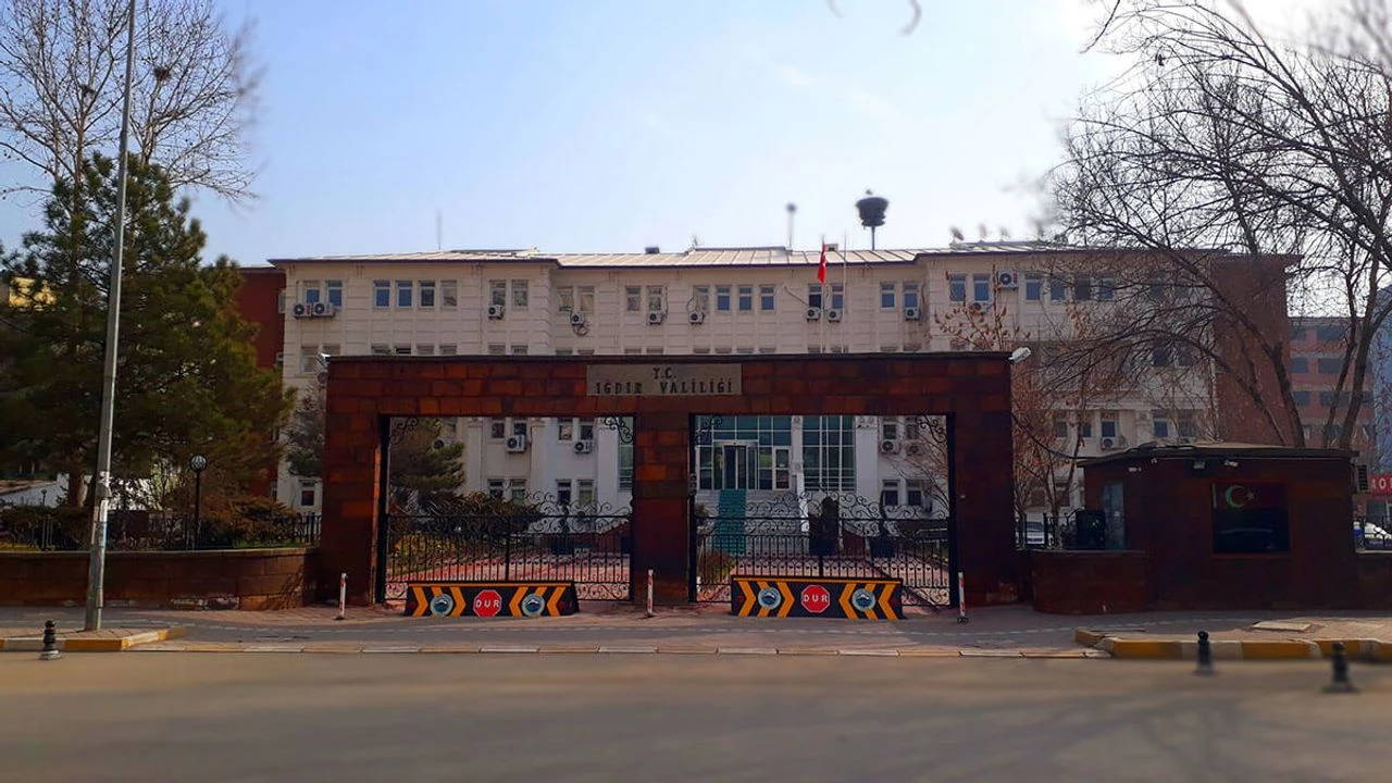 Vali, mahkeme kararıyla dönen yöneticiyi ikinci kez görevden aldı 